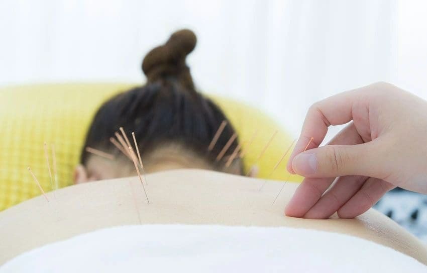 Deep tissue massage for neck stiffness 